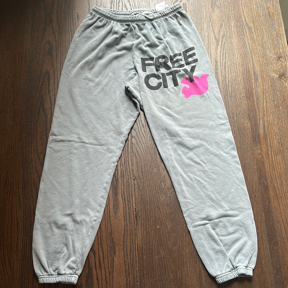brand new free city sweatpants